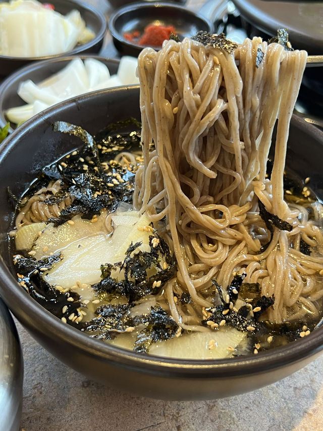 韓国/ソウル【龍山】サムギョプサル