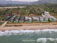 Pool villa ส่วนตัวริมหาดร่ำรา