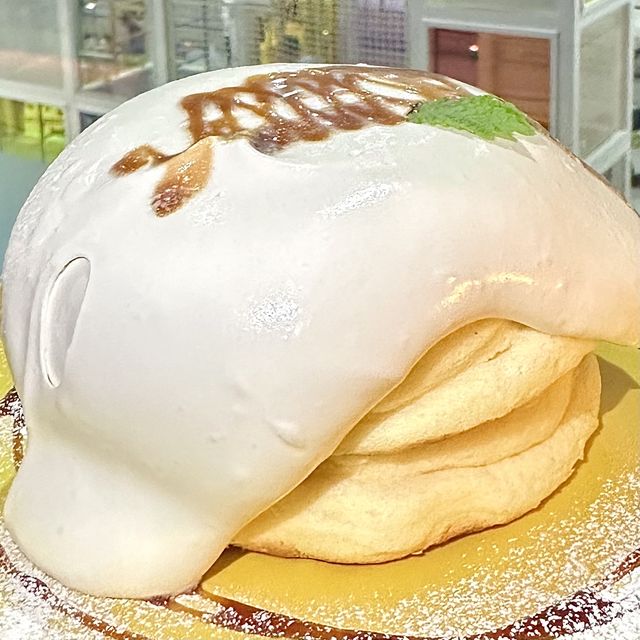 飛行機を眺めながらいただく🍽️美味しいパンケーキ☁️