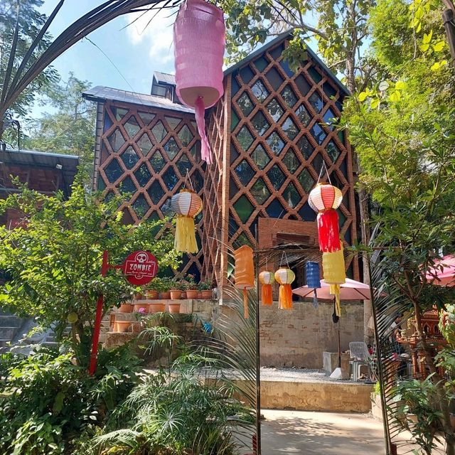 Zombie Cafe' เปลี่ยนบ้านเก่ามาเป็นร้านกาแฟ