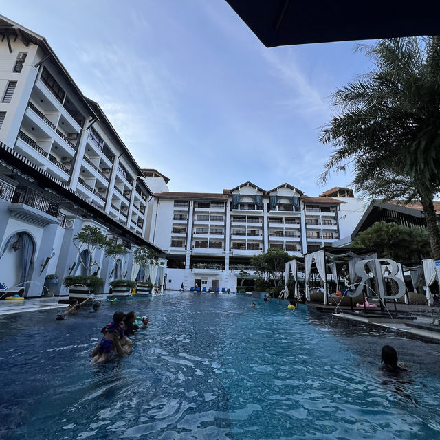 The hotel design is beautiful and worthy of its 5 star rating.