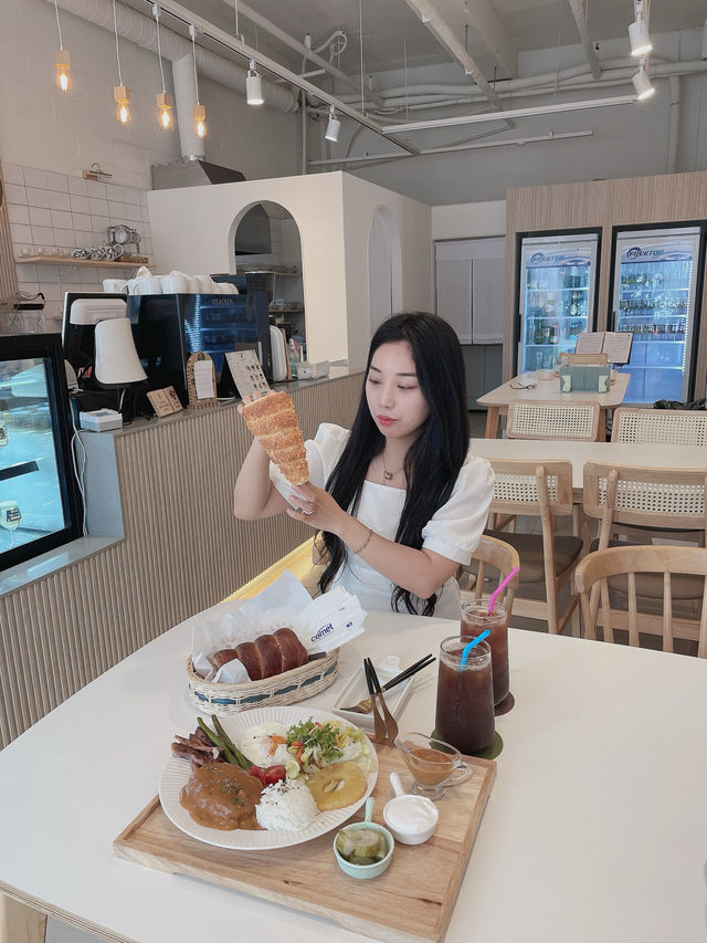 🥖한국 할머니가 직접 만드시는 체코 전통 굴뚝빵 아시나요?