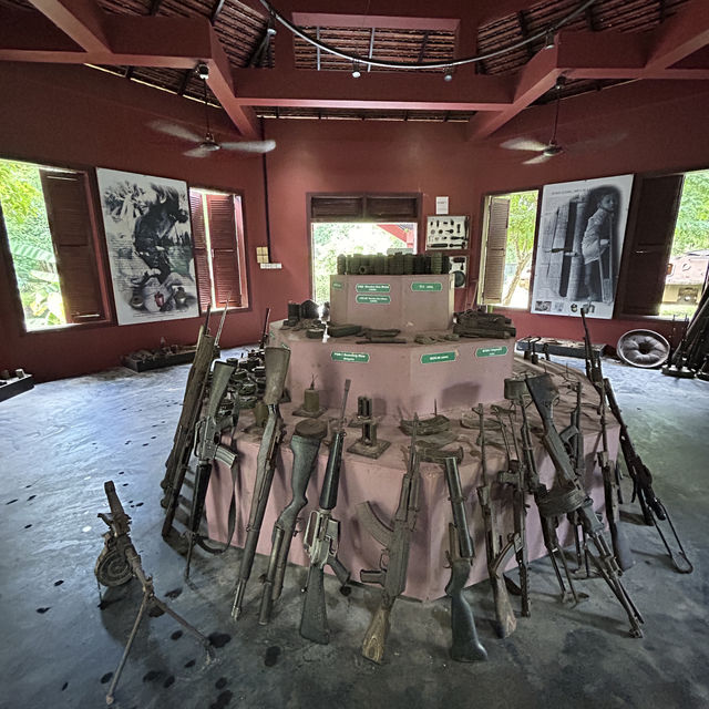 戦争博物館で世界平和を願う。