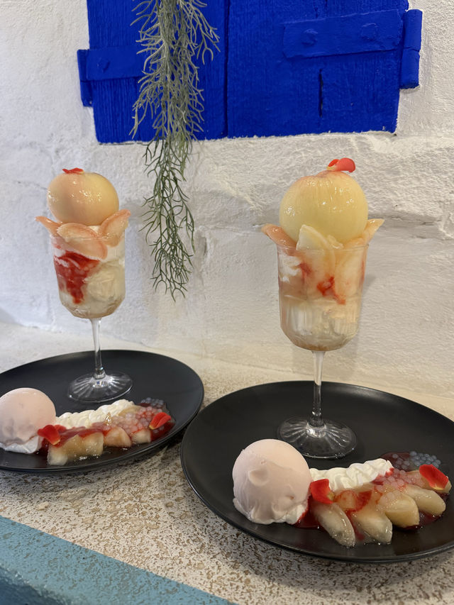 【北九州カフェ】ケーキ屋さんの新作パフェ🍑他にも種類がたくさんあるよ✨️