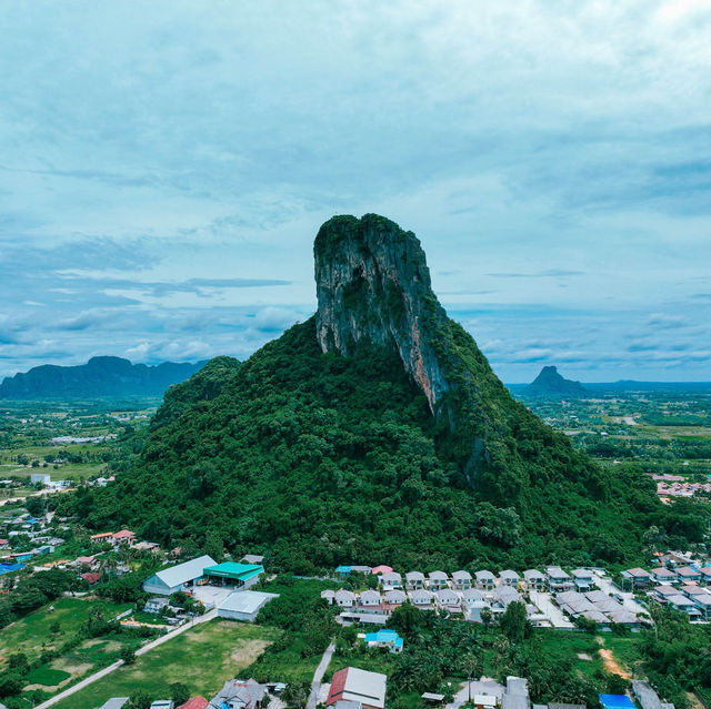 ภูเขาอกทะลุ
