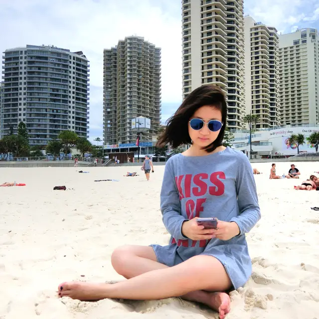 Clear Sky and Water for Surfing at Goldcoast