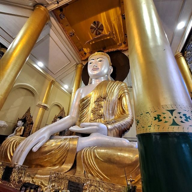 เจดีย์ชเวดากอง พม่า