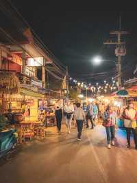 Pai Walking Street: A Vibrant Nighttime Bazaar