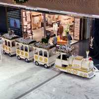 Newly renovated family friendly shopping mall!