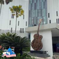 Enjoy Underwater Music Pool at Hard Rock Hotel! 🎸🇲🇾