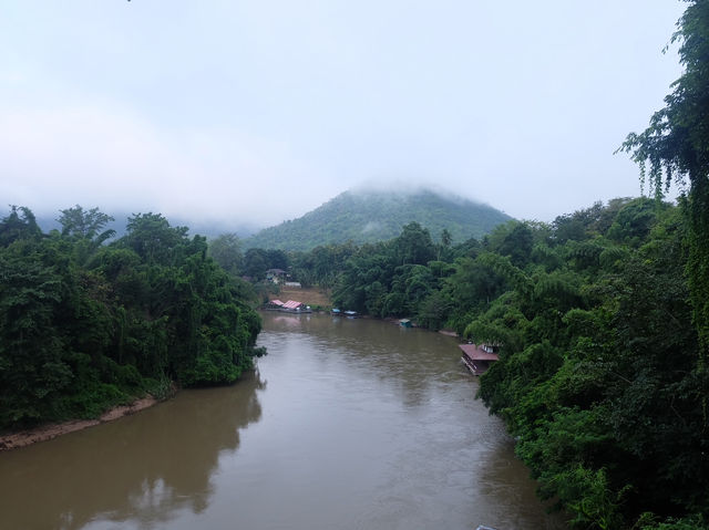 Hintok River Camp ที่พักสไตล์glampingติดแม่น้ำแคว