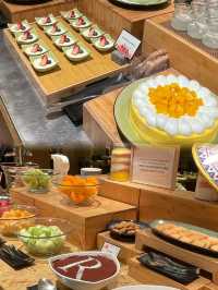 萬麗咖啡室-南洋風味自助午餐，任食龍蝦叻沙及美味甜品