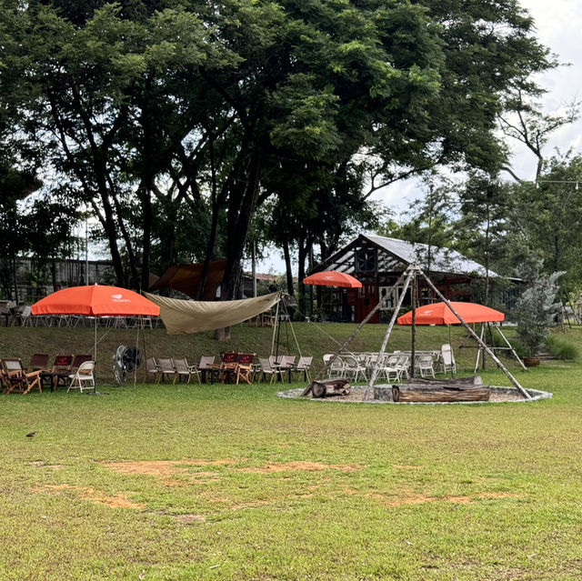 คาเฟ่ The Little Hut Cafe By Tolo สุพรรณบุรี