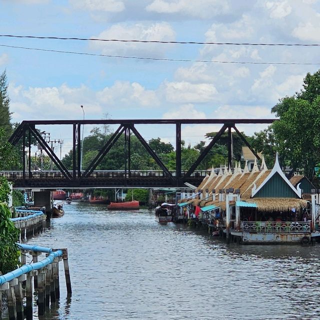 ตลาดน้ำตลิ่งชัน