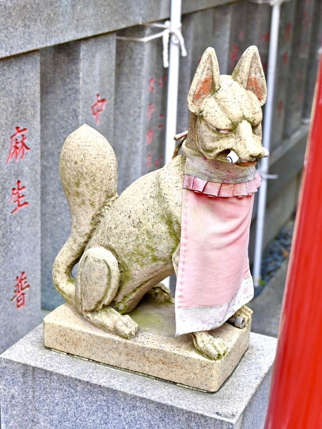 【東京都】赤い幟がたくさんある神社 【東京都】赤い幟がたくさんある神社