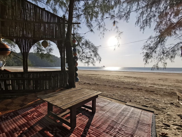 อ่าวใหญ่ เกาะพยาม (Ao Yai Koh Payam)