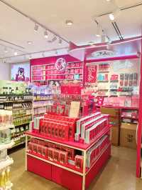 🇸🇬 Shopping Delight at Miniso Singapore: A Haven of Pink and Playfulness 
