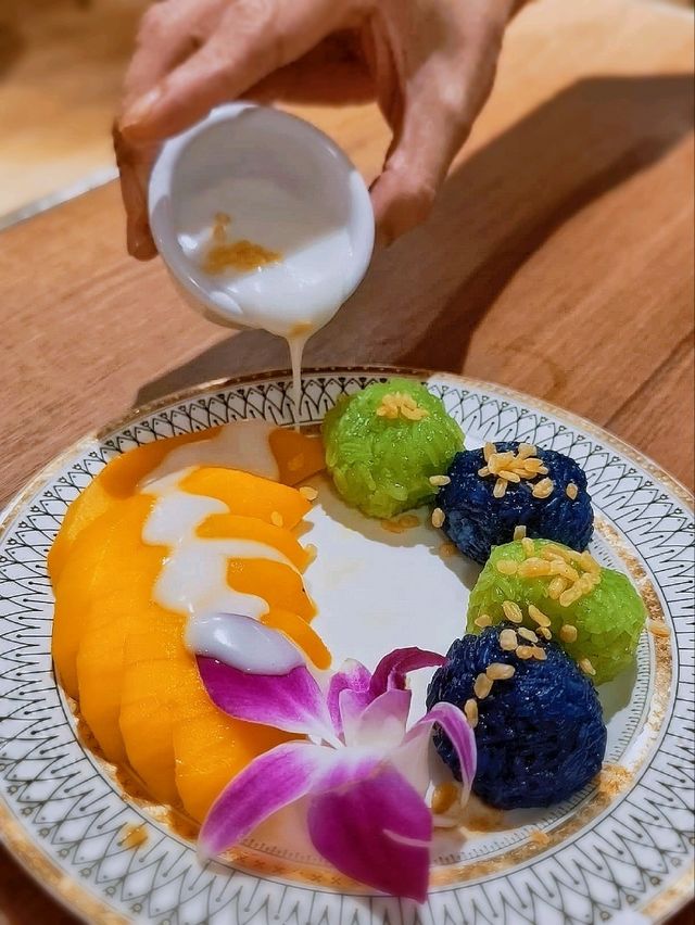 旺角樓上餐廳，充滿異國風情氣氛，主打泰國和東南亞美食