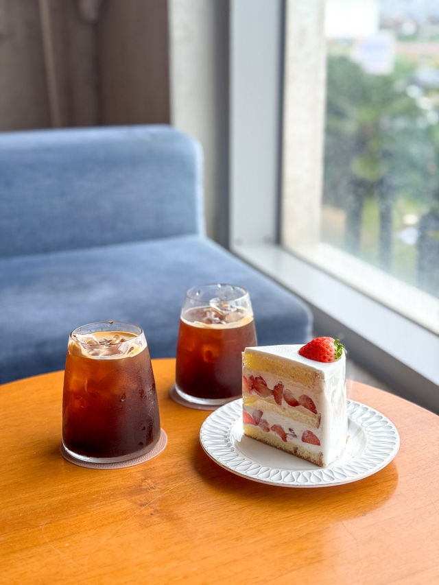 딸기 케이크 맛집 ‘키친205 본점’