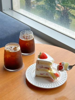 Hampyeong Strawberry Cake Shop