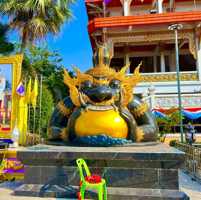 สักการะสิ่งศักดิ์สิทธิ์วัดราษฎร์ศรัทธา