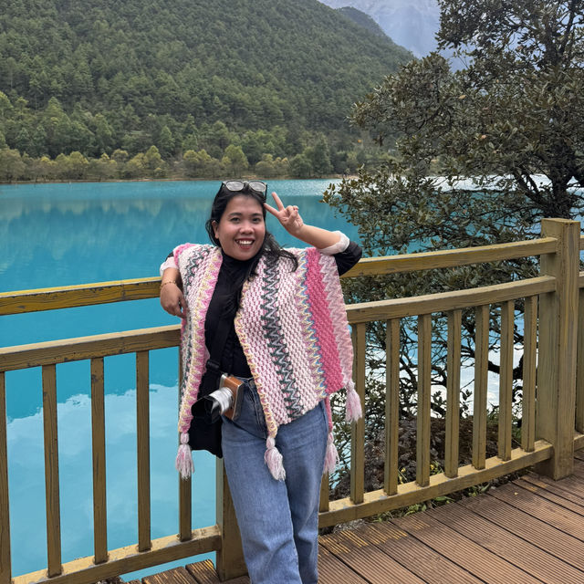 The Bluest lake I’ve ever seen. This is not Switzerland, this China.