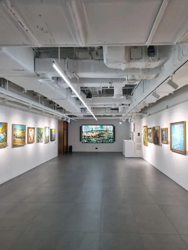 Gallery Cafe with a Han River View