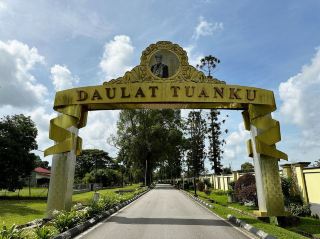 Exploring Istana Mangga Tunggal