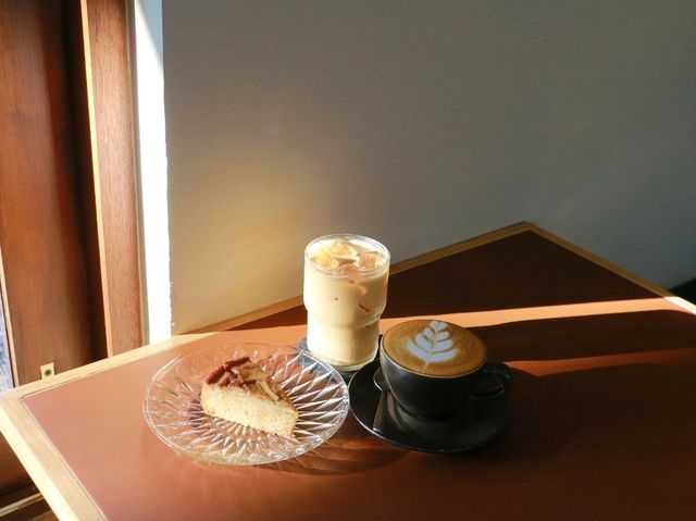 แวะทานกาแฟที่ Amber Rayong 