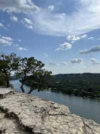［奧斯汀旅遊］Mount Bonnell ☀️💎在陽光下閃閃發亮的科羅拉多河