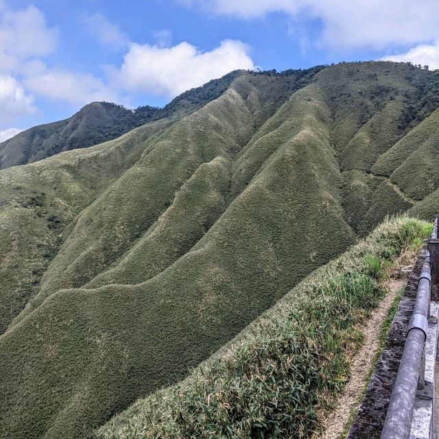 宜蘭郊山小百岳，宛如抹茶巧克力的三角崙山：抹茶山