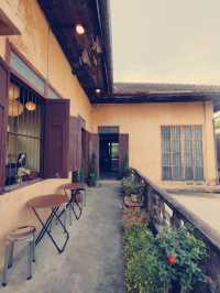 คาเฟ่ดึกเก่า :Apollo Cafe