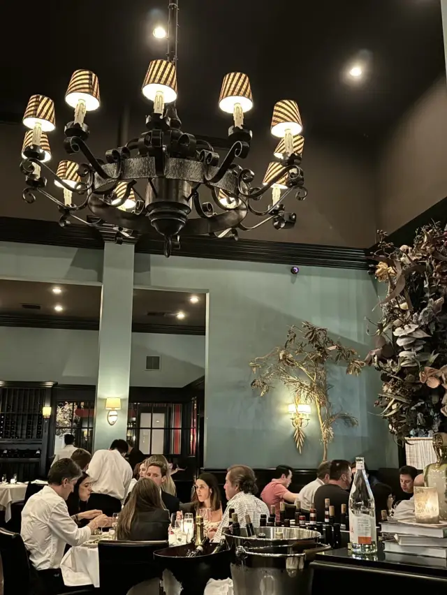 Osteria Mozza: Where Italian Tradition Meets Culinary Excellence