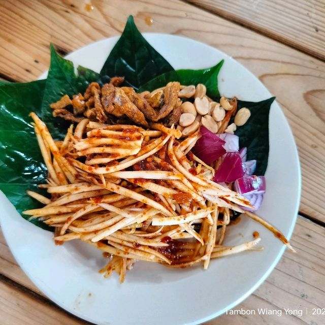 ขนมเส้นหม้อดิน ของกินท้องถิ่นลำพูนต้องลอง