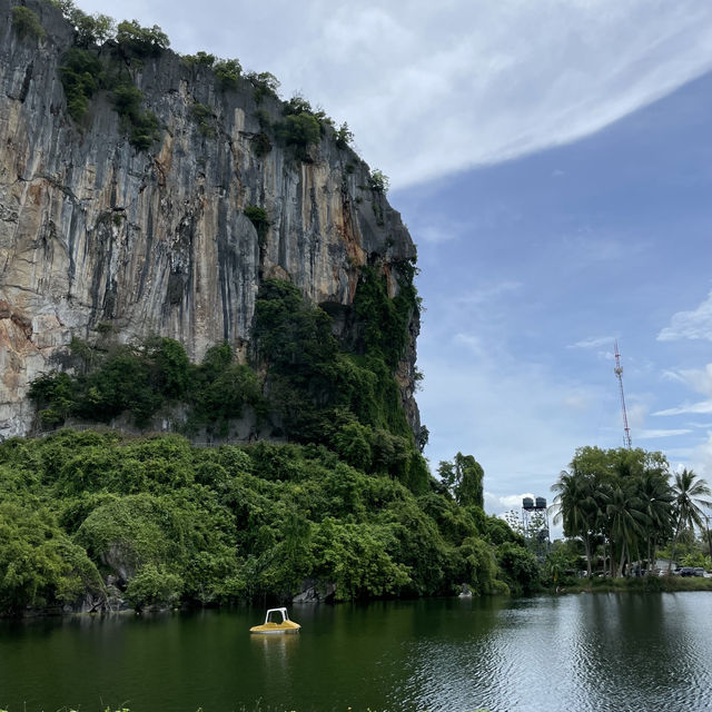 เขาทะนาน ทุ่งทานตะวัน จังหวัดสตูล