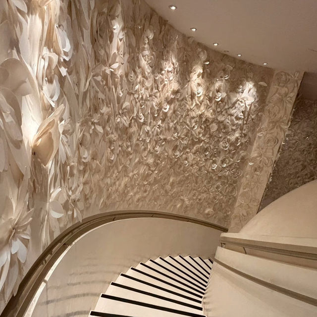 Parisian Dreams Come True! My Glamorous Escape at Mandarin Oriental Paris
