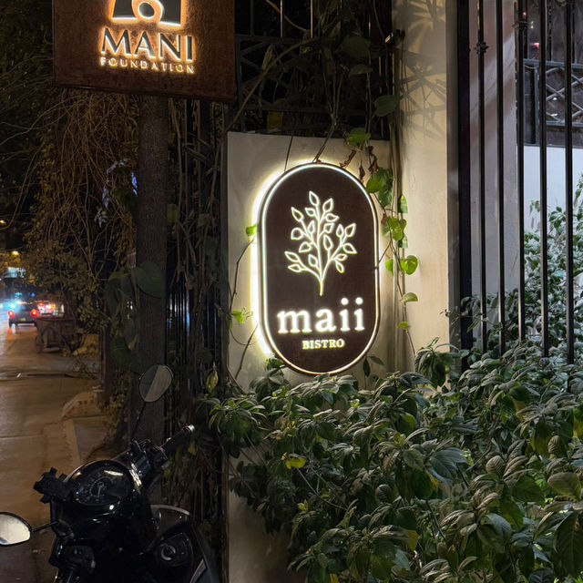 Family Dining at Maii Bistro: Flavors, Warmth, and Exceptional Service Family Dining at Maii Bistro: Flavors, Warmth, and Exceptional Service