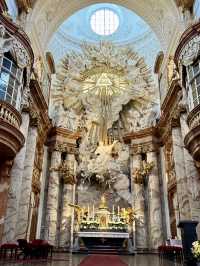 Carls Church, one of the most beautiful landmarks in Vienna🇦🇹