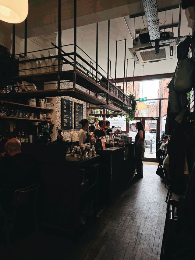 Federal Cafe เปิดมื้อแรกกันที่ Manchester 🥪🍞