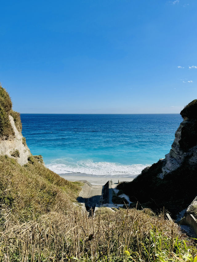 まるで海外みたいな絶景！新島🏝️白ママ断崖