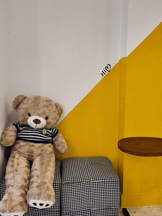 Yello Cafe Sungai Petani: Bright, Cozy & Delicious!