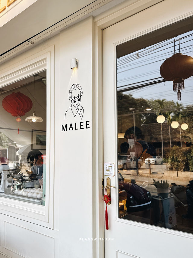 เค้กลูกมะพร้าว (Malee Bakery & Ice Cream) ✨