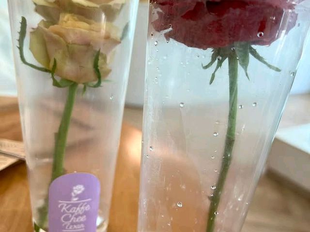 คาเฟ่ธีมดอกกุหลาบ #สันทราย เชียงใหม่