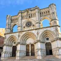 昆卡最古老的哥德式主教座堂 Catedral de Santa María y San Julián de Cuenca