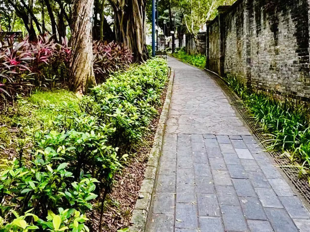 Garden of Memories - Spring Hike through Kowloon Walled City Park