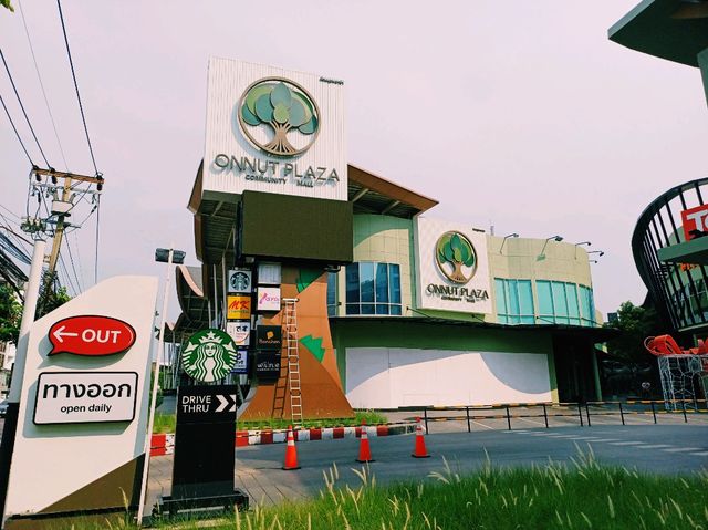 泰國曼谷市中心素坤逸區湄南河畔皇家古跡寺廟商圈商場一日遊行程，祈福非常靈驗，適合打卡拍照📸祈福