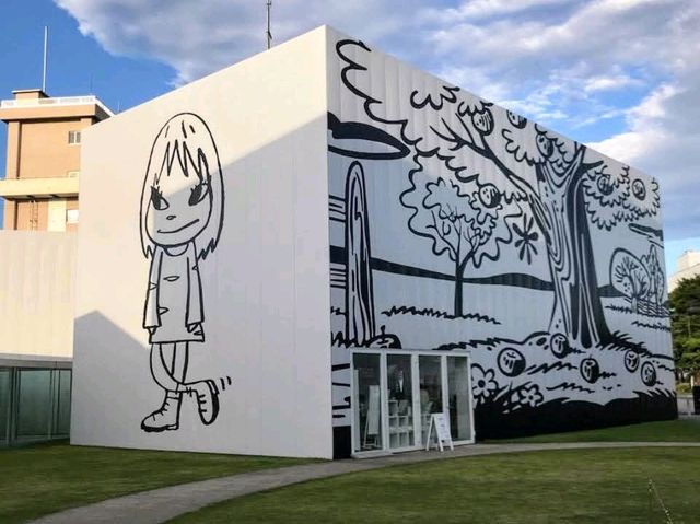 十和田市現代美術館，整座城市周圍都是美術館！
