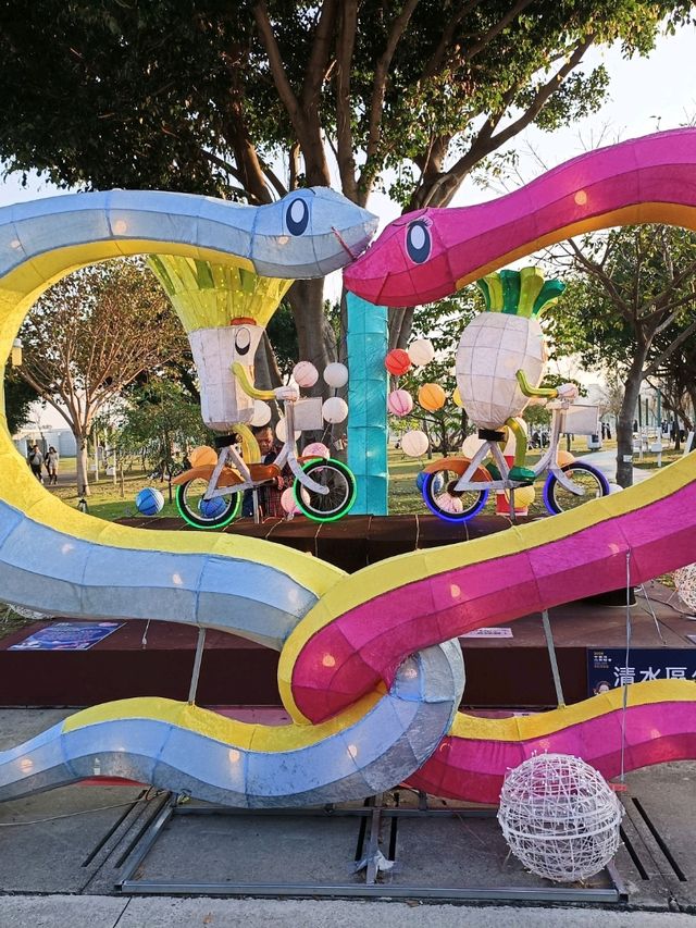 2025台中璀燦燈會，中央公園化身光影藝術殿堂。