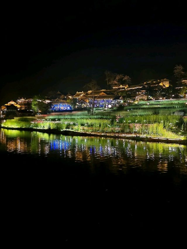Nightfall in 乌江寨 – A Fairytale Comes to Life