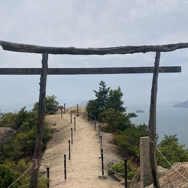 香川県の瀬戸内海に浮かぶ島「小豆島」へ